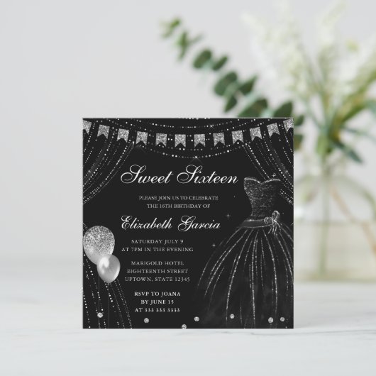 ブラックウォーターカラードレス&グリッターカーテン甘い16 招待状 (スタンド正面)