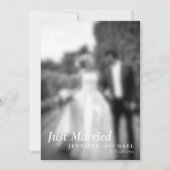 ブラックエレガントたった今結婚しましたシンプル結婚の写真 招待状 (正面)