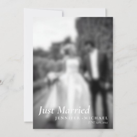 ブラックエレガントたった今結婚しましたシンプル結婚の写真 招待状 (正面)