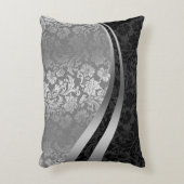 ブラックエレガントとシルバーのダマスクのダイナミックストライプ アクセントクッション (正面(垂直))