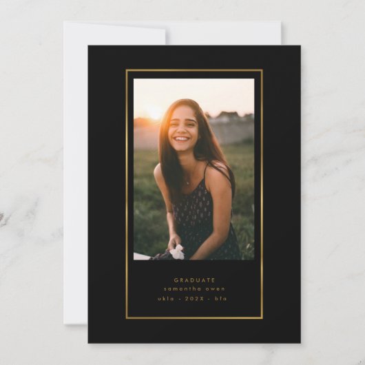 ブラックエレガントフォイル縁どフォトユニバーシティ卒業 案内状 (正面)