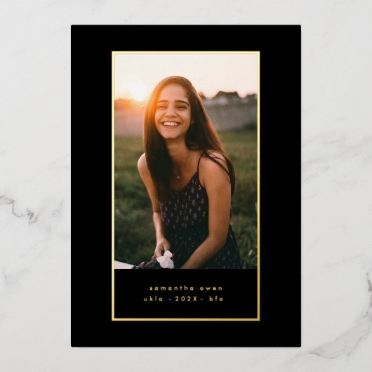 ブラックエレガントフォイル縁どフォトユニバーシティ卒業 箔招待状 (正面)