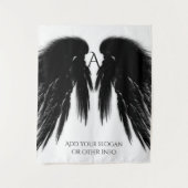 ブラックエンジェルウィングズモノグラム垂直 タペストリー (正面)