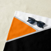 ブラックオレンジまたはANYカラーバレーボールの選手の名前 ビーチタオル (インサイチュ)