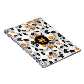 ブラックオレンジサッカーチームカラーズスポーツパターン ノートブック (右側)