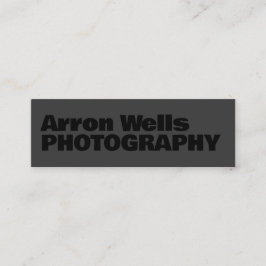 ブラックオンブラックモダンタイポグラフィはっきりしたQRコード スキニー名刺