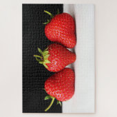 ブラックオーバーホワイトのイチゴ20x30 1014pc jpm ジグソーパズル (縦)