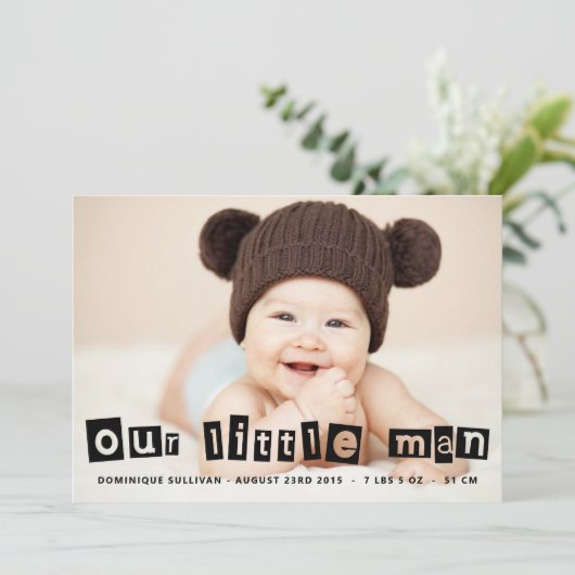 ブラックカットアウトタイポグラフィ男の赤ちゃんフォト誕生 案内状 (スタンド正面)