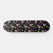 ブラックカラフル80年代80年代のレトロパターン スケートボード (横)