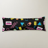 ブラックカラフル80年代80年代のレトロパターン ボディピロー (裏面)