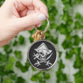 ブラックカーボンファイバーデコールのシルバーパイレーツ キーホルダー (手)