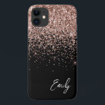 ブラックガーリー赤面ピンクローズ金ゴールドグリッターモノグラム iPhone 11 ケース<br><div class="desc">黒ガーリーとバラの金ゴールド-赤面ピンクの輝きと滴りフェイク落ちるグリッターブラシ付き金属モノグラムの名前とイニシャル電話。これは、最高の甘い16歳の誕生日、結婚ブライダルシャワー、記念日、赤ちゃんシャワーまたはバチェロレッテギフトを作る誰かがグラームの豪華さとシックなスタイルを愛する。</div>