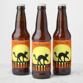 ブラックキャットバックフェンスにアーチ月明るいオレンジ ビールラベル (ボトル)