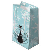 ブラックキャットファミリーホワイトスノーフレークスオンブルー抱き枕 スモールペーパーバッグ (正面アングル)