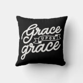 ブラッククリスチャン・グレース・オン・グレース装飾用クッション クッション (裏面)