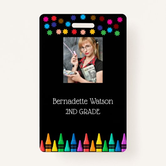 ブラッククレヨン&スターズカラフルスクール先生 バッジ (正面)