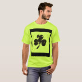 ブラッククローバーのミニマルデザイン。 Tシャツ (正面フル)