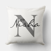 ブラックグレイパーソナライズされたファミリー名モノグラム クッション (正面)