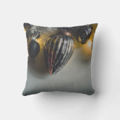 ブラックグレークリスマスオーナメントとガーランズ クッション (裏面)