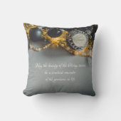 ブラックグレークリスマスオーナメントとガーランズ クッション (正面)