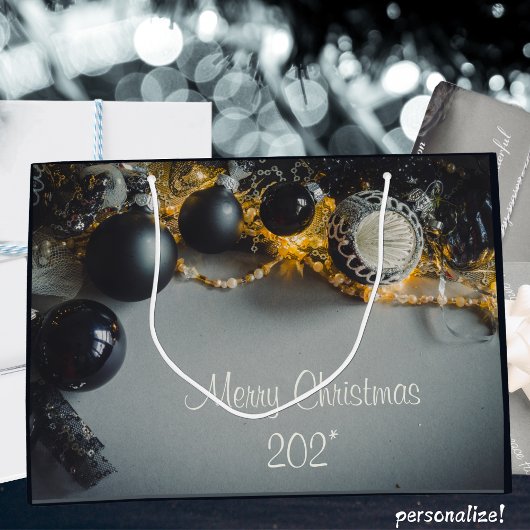 ブラックグレークリスマスオーナメントとガーランズ ラージペーパーバッグ