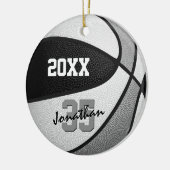ブラックグレーチームカラー男の子の女の子バスケットボール セラミックオーナメント (左)