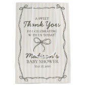 ブラックコケットボウベージュベビーストライプのシャワー特典 ミディアムペーパーバッグ (裏面)