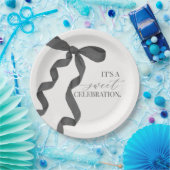 ブラックコケットボーガールバースデーパーティードコール ペーパープレート (パーティー)