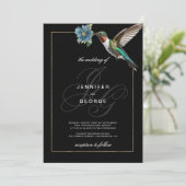 ブラックゴールドのモノグラムイニシャルとハummingbirdの結婚式 招待状 (スタンド正面)