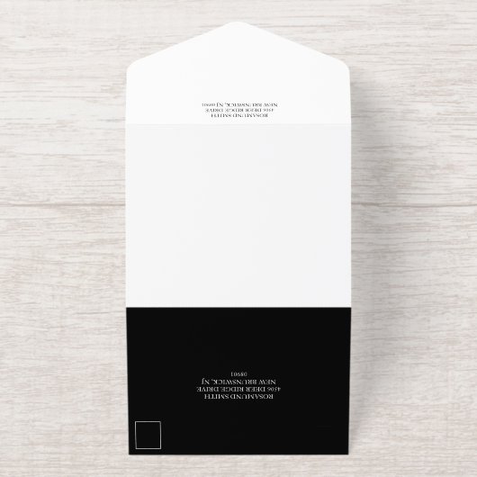 ブラックゴールドの葉で飾られた盾のモノグラム結婚式 オールインワン招待状 (外側)