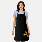 ブラックゴールド モダンスクリプト ガーリー モノグラム ネーム エプロン (着用した状態)