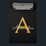 ブラックゴールド モダンスクリプト ガーリー モノグラム ネーム ミニクリップボード<br><div class="desc">ブラックとゴールドの名前 プランニング クリップボード。豪華でおしゃれなスタイルが好きな人への、スイート16の誕生日、結婚式、ブライズシャワー、結婚記念日、ベビーシャワー、バチェロレッテパーティーのプレゼントに最適です。</div>