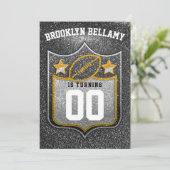 ブラックサッカーと金ゴールドサッカーチームのカラーズクォーターバック 招待状 (スタンド正面)