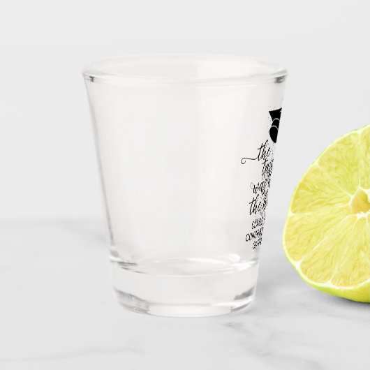 ブラックザスタイリッシュタッセルは面倒なことをする価値があった ショットグラス (左)