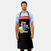 ブラックシェフおもしろいエプロン、キスザ調理師ユーモア エプロン (着用した状態)
