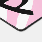 ブラックシュー付きピンクゼブラストライプ デスクマット (コーナー)