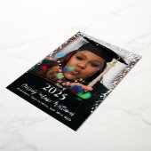 ブラックシルバーのコンフェッティーフォイル卒業発表 箔招待状 (回転した状態)