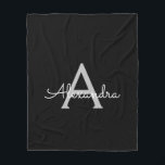 ブラックシルバー モダンスクリプト ガーリー モノグラム ネーム フリースブランケット<br><div class="desc">シルバーとブラックのフェイク スクリプト モノグラム あなただけの名前 フリース ブランケット。豪華でおしゃれなスタイルが好きな人への、スイート16の誕生日、結婚式、ブライダルシャワー、結婚記念日、ベビーシャワー、バチェロレッテパーティーのプレゼントに最適。</div>