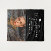 ブラックシンプルモダンスクリプト写真卒業パーティー タペストリー (正面(横))