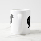 ブラックシープシルエットとカスタム文字 ジャンボコーヒーマグカップ (裏面)