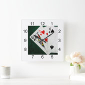 ブラックジャック21点 – クイーン、7、4 スクエア壁時計 (ホーム)