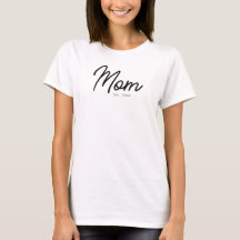 ブラックスクリプトがおしゃれなママの記念Tシャツ