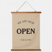 ブラックスクリプトビジネスタイムサインを開く 吊り下げ型タペストリー (正面)