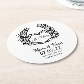 ブラックスケルトンハンド結婚ハートのリングや輪Doodle Inv ラウンドペーパーコースター (アングル)