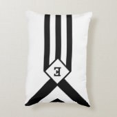 ブラックストライプとシボロンとモノグラム付きホワイト アクセントクッション (裏面(縦))