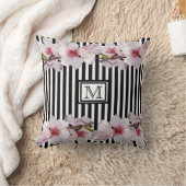 ブラックストリップピンクさくらんぼ花模様モノグラムイニシャル クッション (ブランケット)