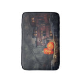 ブラックスパイダーズと怖い白ハロウィンカボチャ バスマット (正面縦)