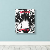 ブラックタイガーとホワイトタイガー与えがアップしやる気を起こさせるない キャンバスプリント (インサイチュ (ウッドフロア))