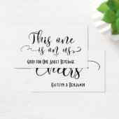 ブラックタイポグラフィドリンクチケットと編集可能カラー (デスク)