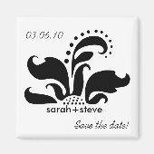 ブラックダマスクの花の日付を保存 マグネット (正面)